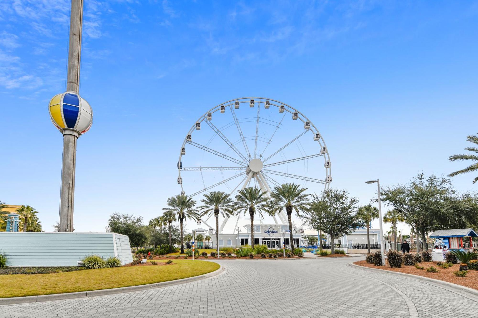 Laketown Wharf Resort #226 By Book That Condo Panama City Beach Exterior photo